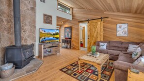 House, Multiple Beds (Witch Hazel - Unit 1) | Living area - Witch Hazel - Unit 1 (Bend)