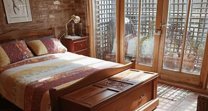 Soothing townhome with WiFi in charming Brunswick