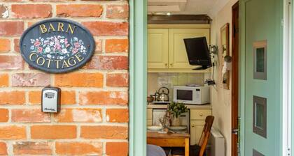 Swift Host Barn Cottage Rural Barn near the Norfolk Broads