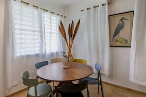 Dining - House w/Private Pool, 2 bed/1 bath/full kitchen/grill/near ferries/large yard (Ceiba)