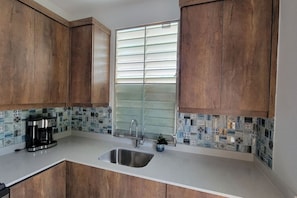 Interior - House w/Private Pool, 2 bed/1 bath/full kitchen/grill/near ferries/large yard (Ceiba)