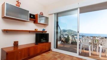 House, 3 Bedrooms, Terrace | Balcony