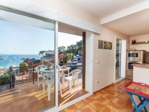 Ferienhaus, 3 Schlafzimmer, Terrasse | Esszimmer