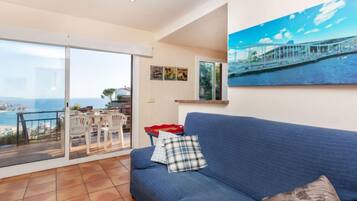 House, 3 Bedrooms, Terrace | Balcony