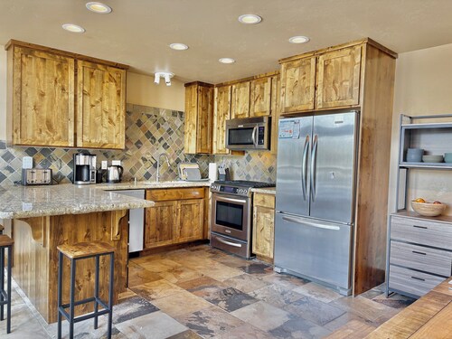 Spacious town house in Kirkwood