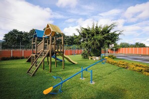 Children’s area - Modern house, 12 minutes from Antigua. (Santa Lucía Milpas Altas)