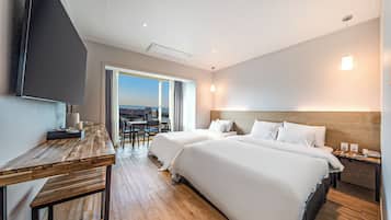 Quarto duplo luxo | Espaço de trabalho para notebook, quartos à prova de som