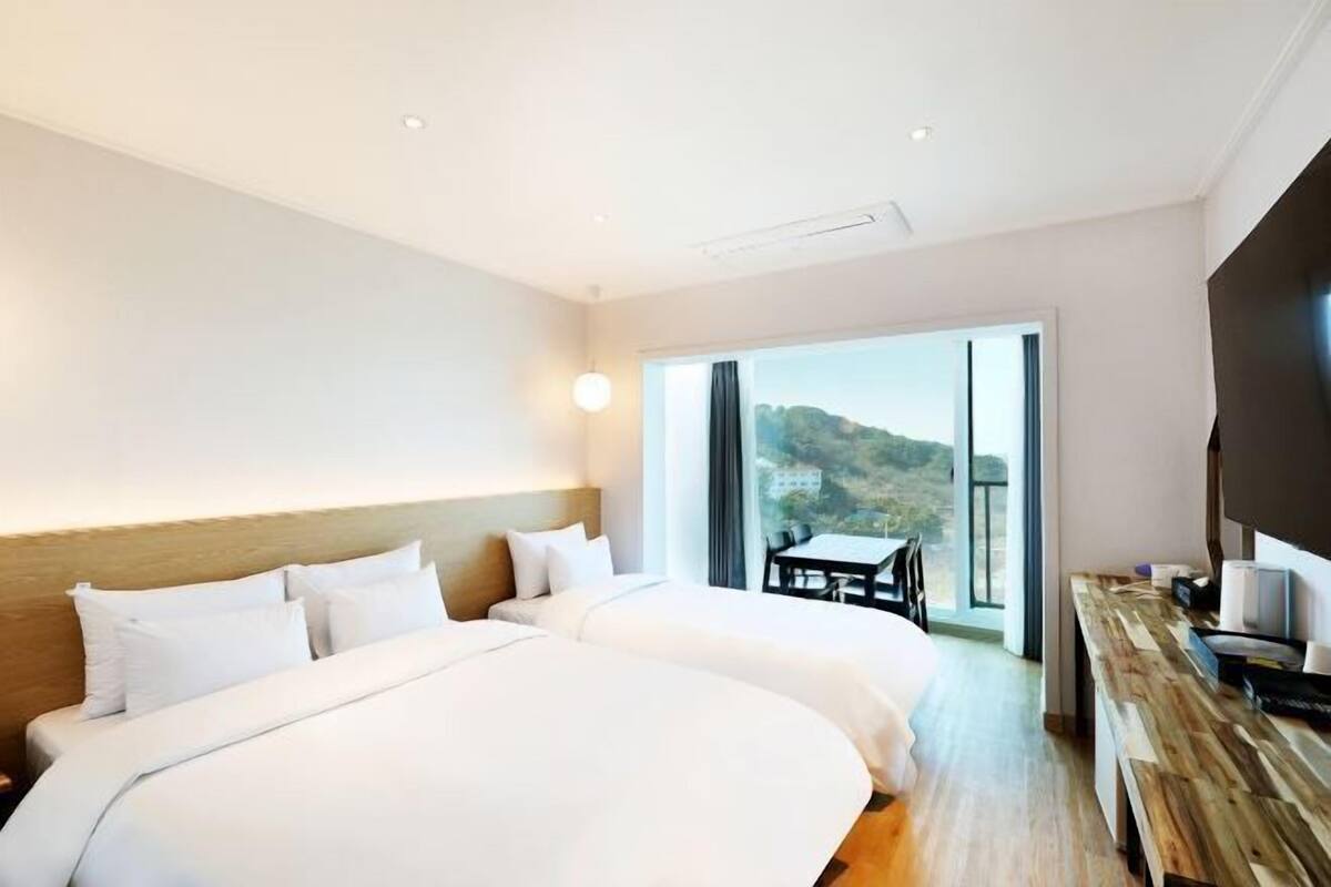 1 bedroom, laptop workspace, free WiFi