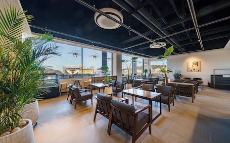 Restaurant. Incheon The Rest Hotel