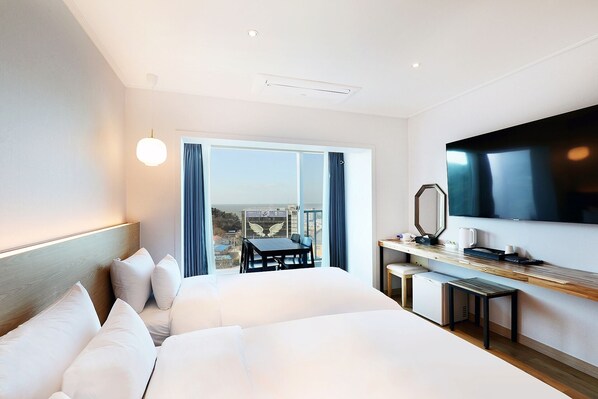 Espacio para trabajar con laptop y wifi gratis