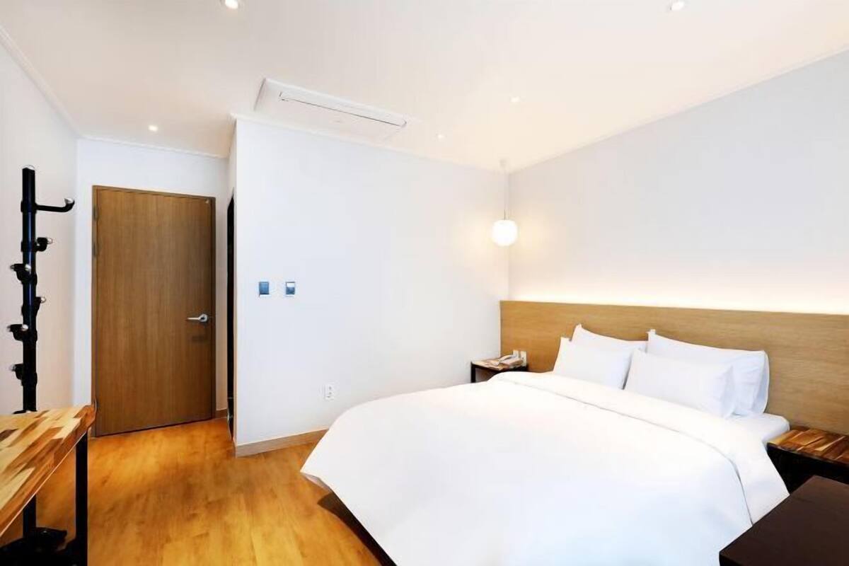 1 bedroom, laptop workspace, free WiFi