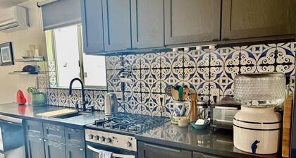 Arroyo Seco upper duplex 1-bdrm -- Rose Bowl adjacent