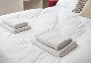 Iron/ironing board, WiFi, bed sheets