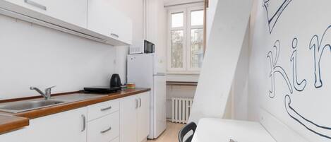 雪櫃、微波爐、爐具