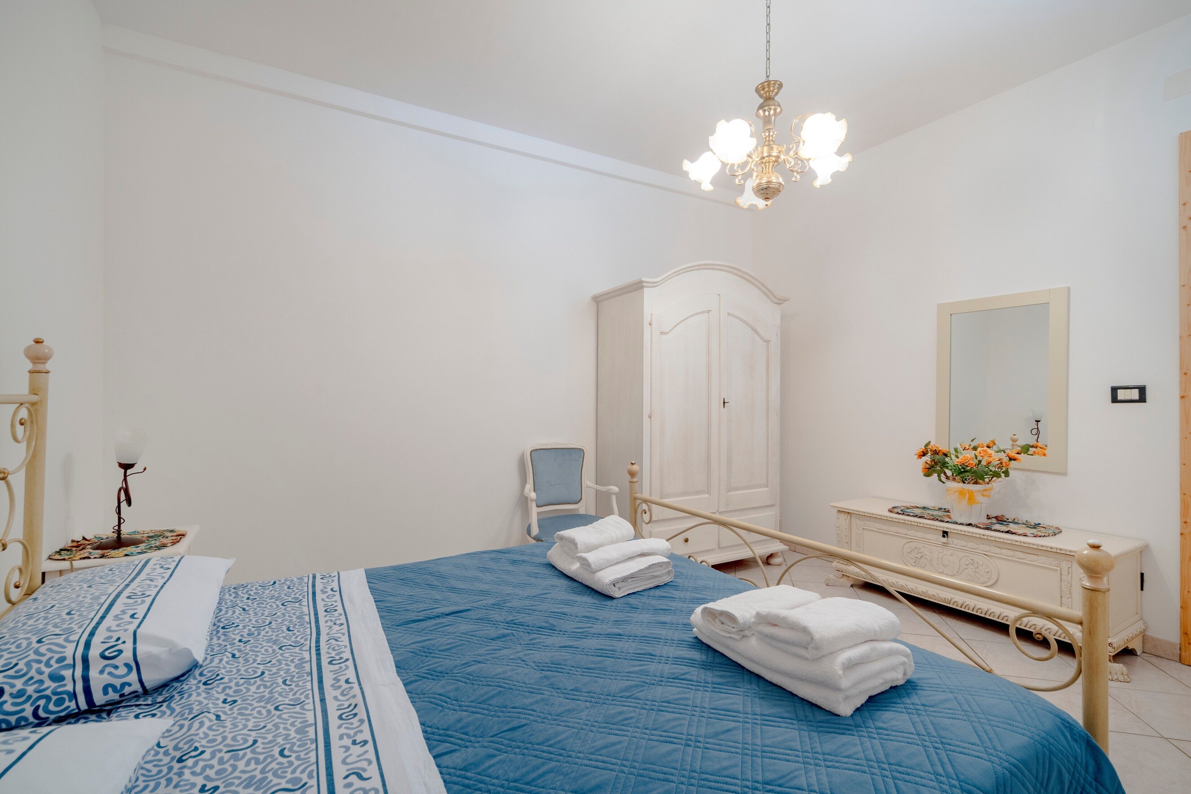 3 habitaciones, tabla de planchar con plancha y wifi gratis 