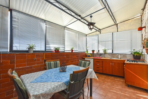 Dining - Apartment 2150/143950 (Istria - Bale), 5000m from the beach (Bale)