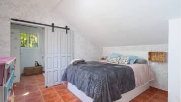 4 habitaciones, tabla de planchar con plancha y wifi gratis