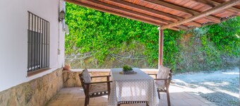 Rural House 'Las Nubes' with Mountain Views, Wi-Fi, and Air Conditioning