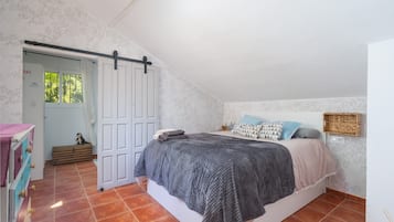 4 chambres, fer et planche à repasser, accès au Wi-Fi (inclus)