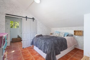 4 habitaciones, tabla de planchar con plancha y wifi gratis 