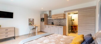 Studio Apartment 'Marquet' with Shared Garden and Air Conditioning