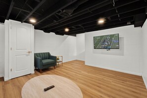 Interior - Birmingham Retreat - Work & Play (Birmingham)