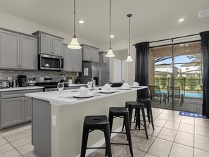 Fridge, microwave, oven, stovetop - Theme Park Retreat: Lazy River, Pools, Mins to Theme Parks! (Davenport)