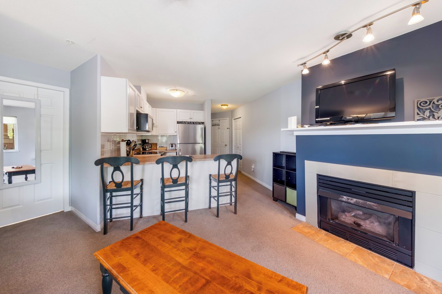 Køleskab, mikrobølgeovn, ovn, kogeplade