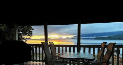 Lakefront Lodge and 3 Rustic Cabins - Sleeps 36 - Boat Access - Hot Showers+WIFI