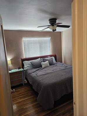 2 bedrooms, desk, iron/ironing board, travel cot