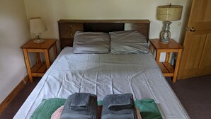 3 soverom, skrivebord, strykejern/-brett og wi-fi