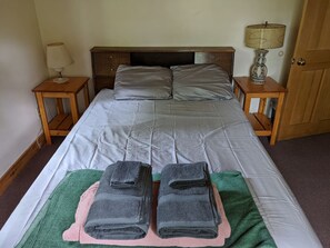 3 室のベッドルーム、デスク、アイロン / アイロン台、WiFi