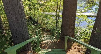 Hawthorne Cottages Overlook