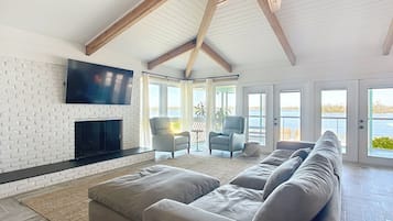 Téléviseur connecté, foyer