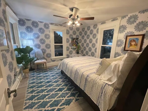 4 bedrooms, desk, iron/ironing board, WiFi