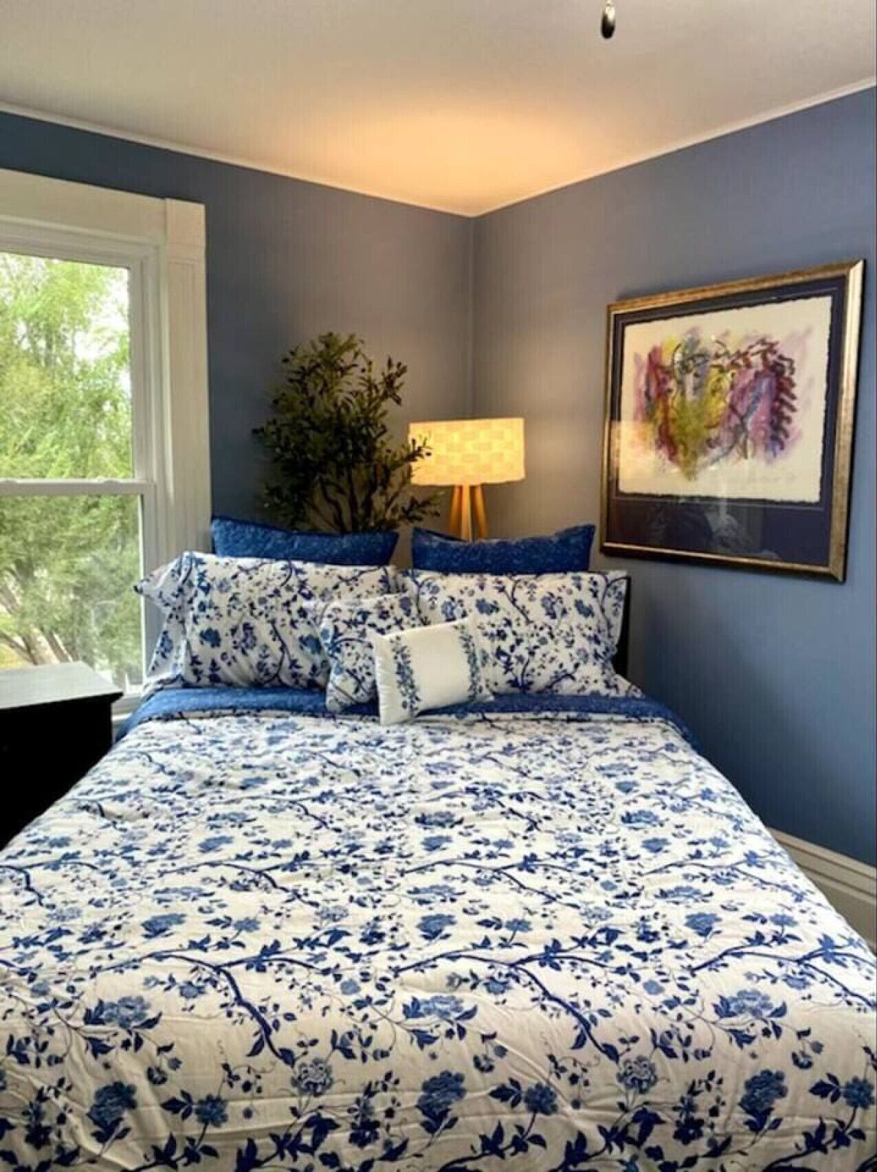4 bedrooms, desk, iron/ironing board, WiFi