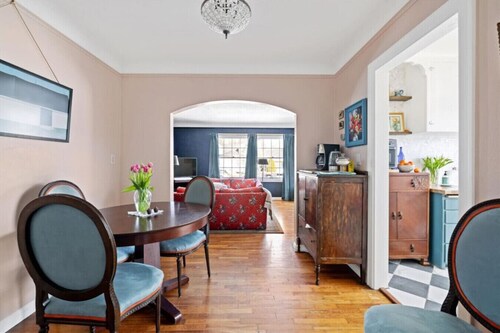 Bo’s 2BR Eclectic + Antique-Modern Pet Friendly w/ Big Yard