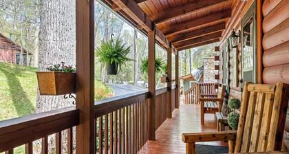 Cozy creek side cabin with fireplace, close to skiing/hiking, and shops.