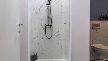 Apartamento Confort, 2 habitaciones, balcón | Baño