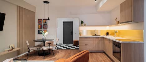 Appartamento Comfort, 2 camere da letto, balcone | Area soggiorno | Smart TV 42 pollici con canali via cavo, Netflix, servizi in streaming