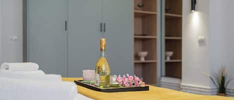 Comfort Apartment, 2 Bedrooms, Balcony | 2 bedrooms, blackout drapes, iron/ironing board, free WiFi