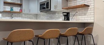 Cozy Portland Mt. Tabor Retreat