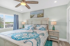 2 bedrooms, free WiFi - P57 - Charming 2 Bed, 2 bath stilted, half duplex, with private pool and dock (Marathon)
