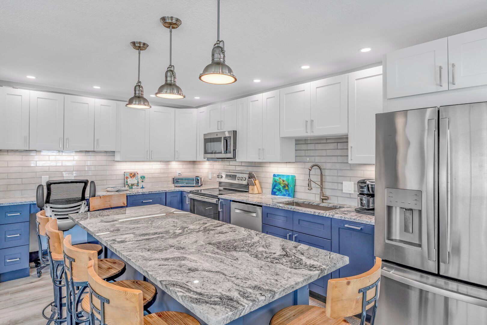 冰箱、微波炉、烤箱、炉灶