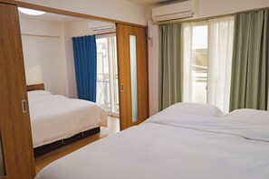 2 bedrooms, desk, iron/ironing board, WiFi