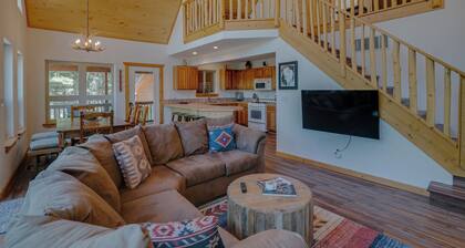 Home with a Mountain View above the Angel Fire Golf Course