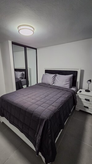 2 bedrooms, desk, free WiFi, bed sheets