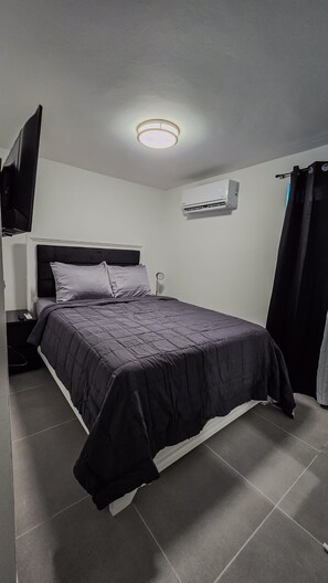 2 bedrooms, desk, free WiFi, bed sheets