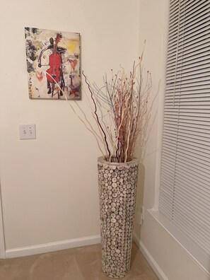 3 bedrooms, desk, laptop workspace, free WiFi - Perfect Short-Term Rental  (Charlotte)
