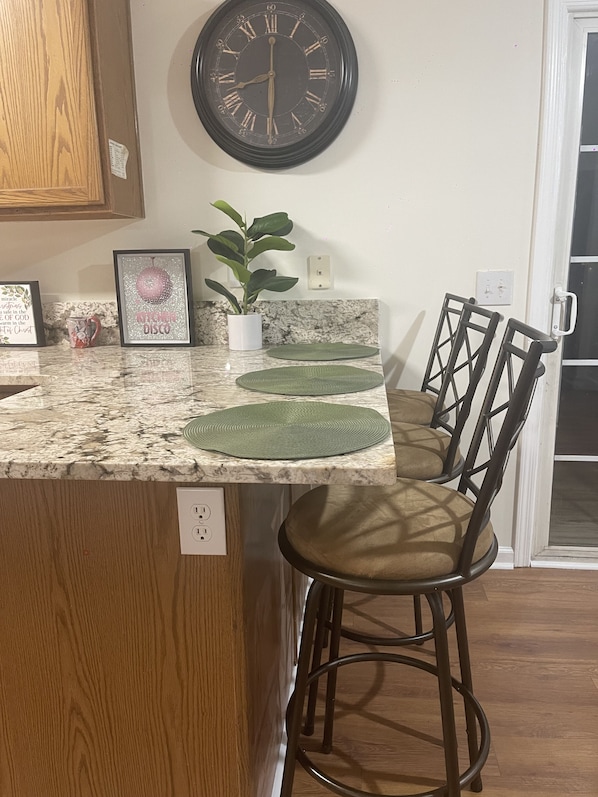 Family House | Private kitchen | Full-size fridge, microwave, oven, stovetop - Perfect Short-Term Rental (Charlotte)